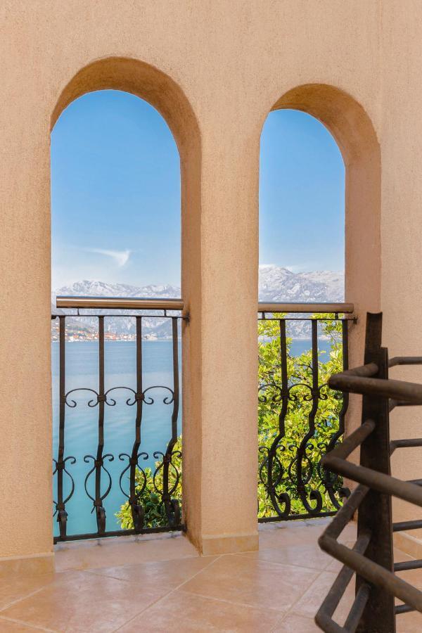 Promenade Rose Apartment Kotor Luaran gambar